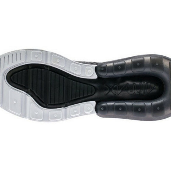 Women's Nike Air Max 270 AH6789-001 Black - Picture 2 of 6